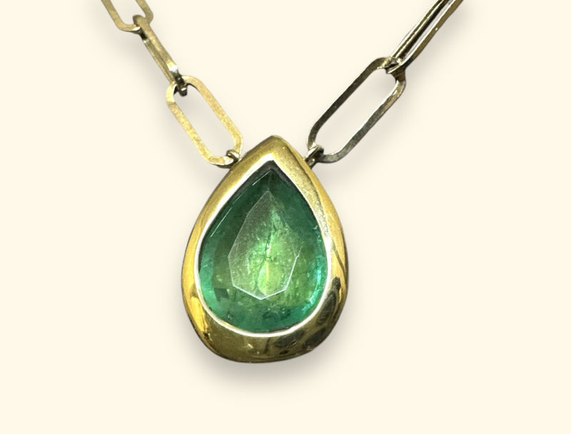 14 Ct Gold Emerald Drop  Pear Shape 2.7 cts Paper Clip Necklace