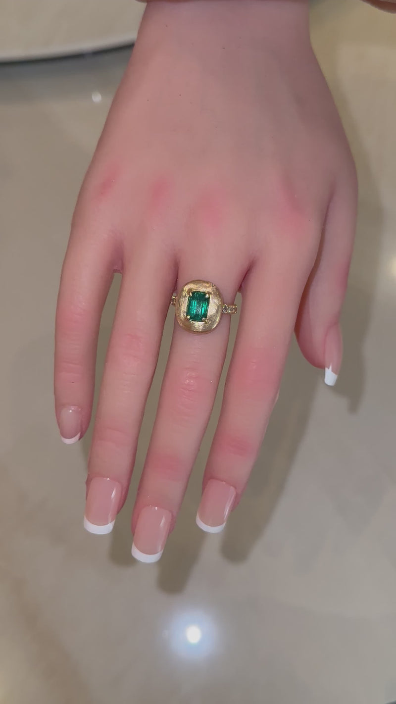 Emerald 1.84 Cts in 18 Ct Gold Pebble Ring with Diamonds IGI Certified Emerald Cut